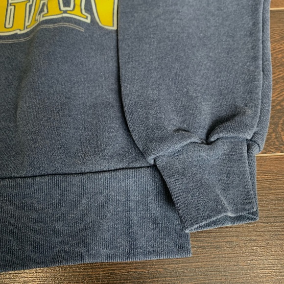 Vintage made in USA Kid’s Wolverine Michigan Sweater in Grey - Picture 4 of 5